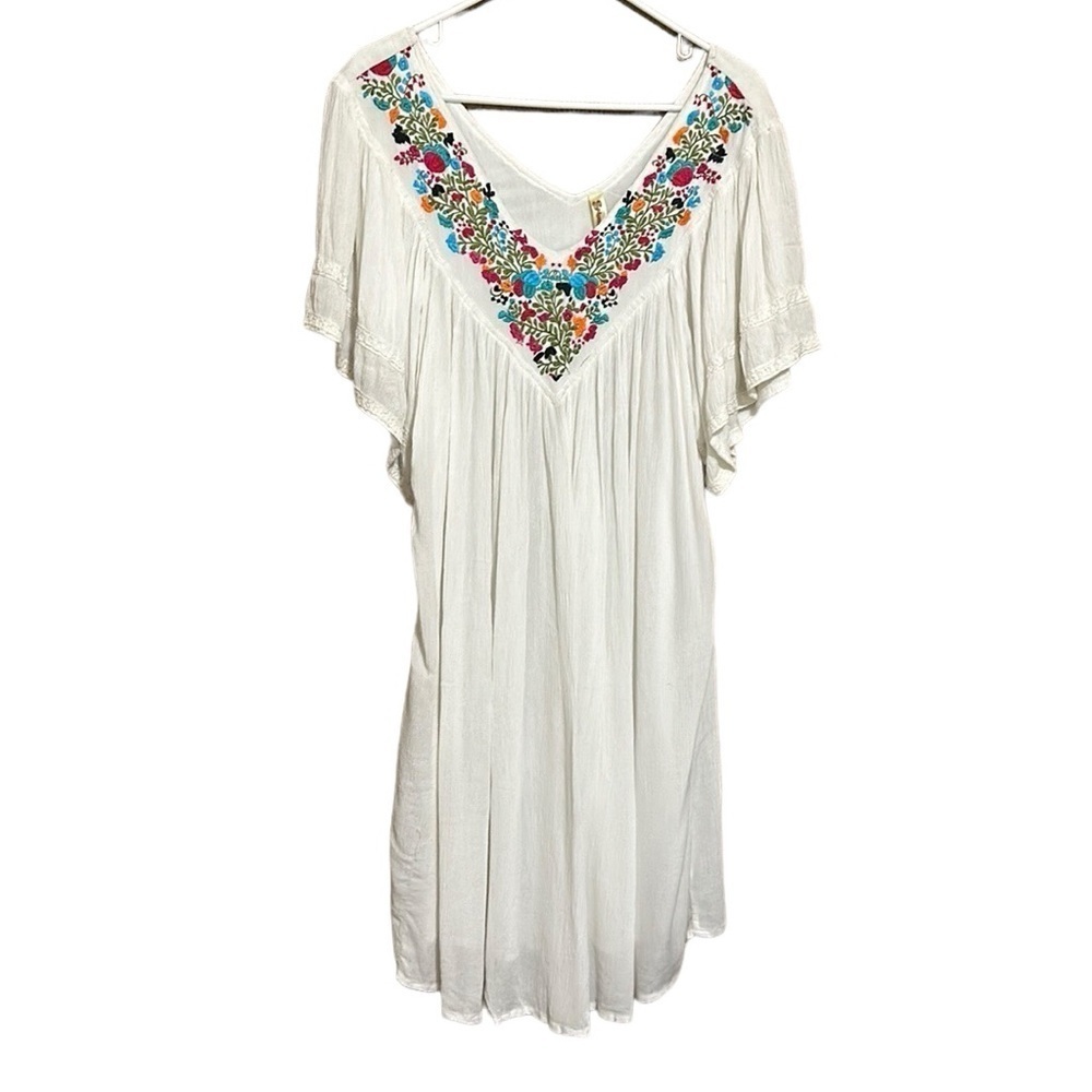 Shoreline white embroidered detailing Tunic
Dress beach cover up size S/M NWT